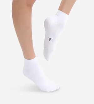 Pack of 2 pairs of womens second skin ankle socks in white